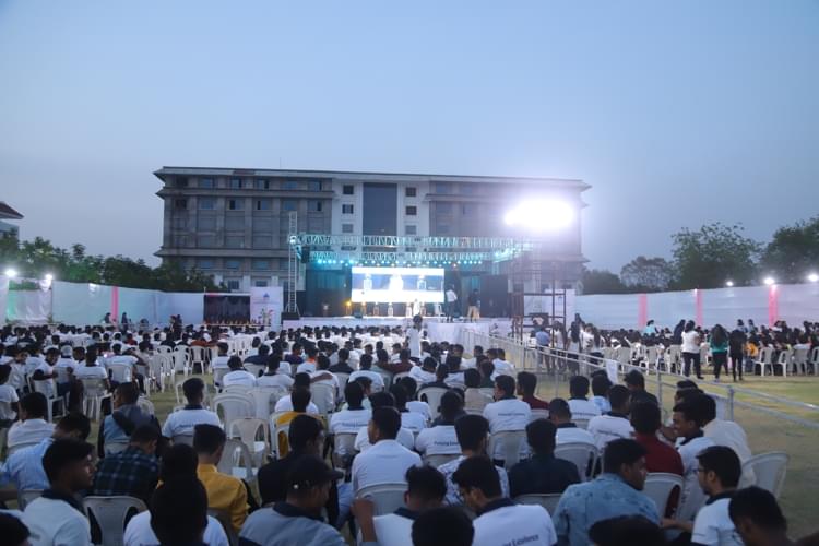 SVKM's Institute of Technology Dhule Splash 2022 photo 6